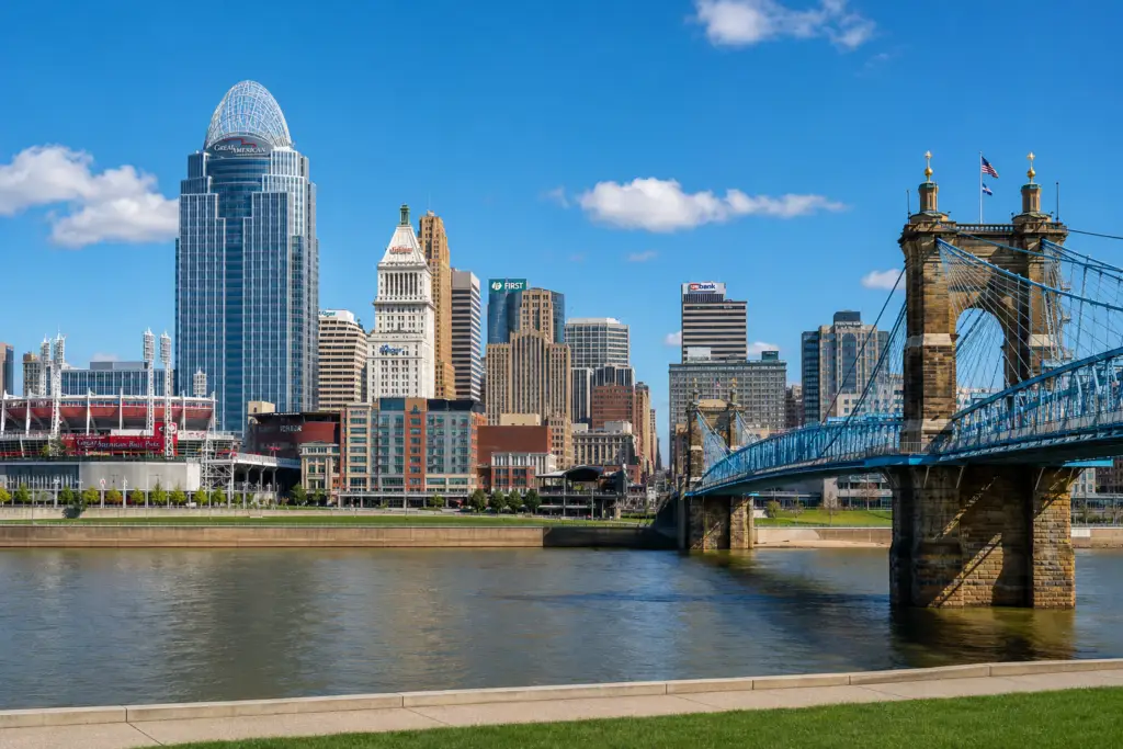 Professional QuickBooks Online bookkeeper providing expert accounting and bookkeeping services for small businesses in Cincinnati, Ohio.