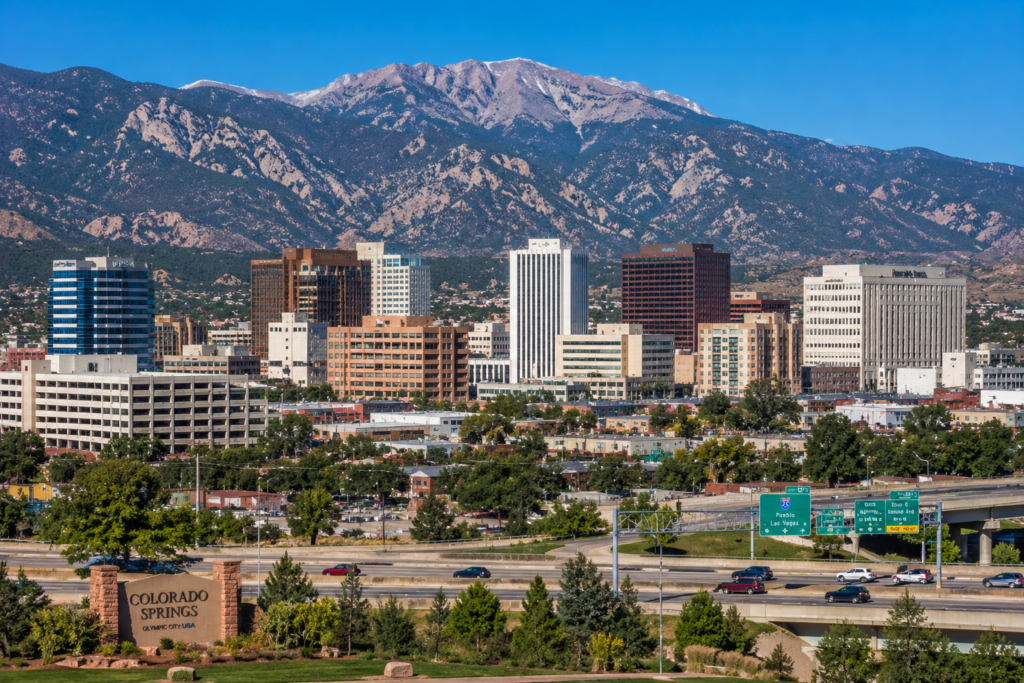 Professional QuickBooks Online bookkeeper providing expert accounting and bookkeeping services for small businesses in Colorado Springs, Colorado.