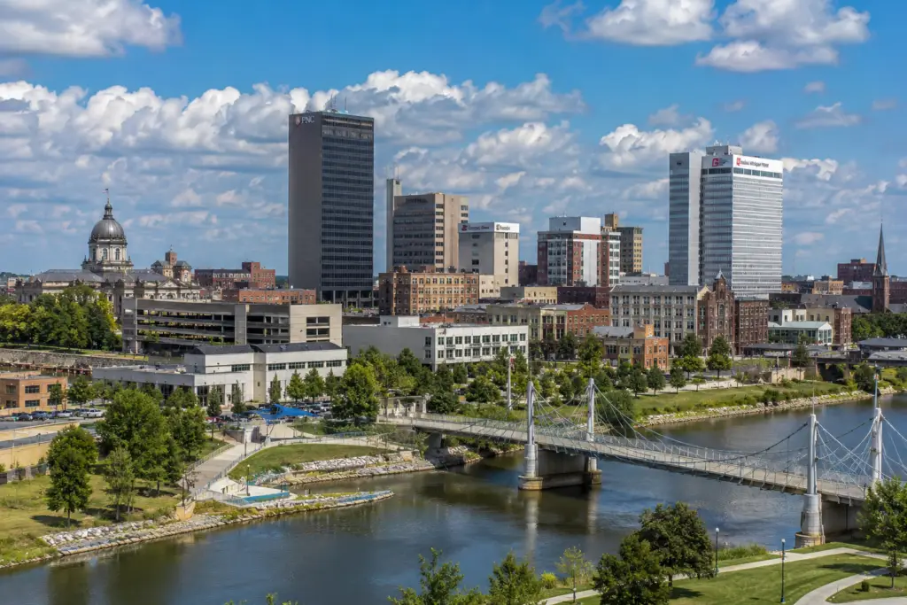 Professional QuickBooks Online bookkeeper providing expert accounting and bookkeeping services for small businesses in Fort Wayne, Indiana.